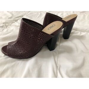 Women’s shoes size 9M